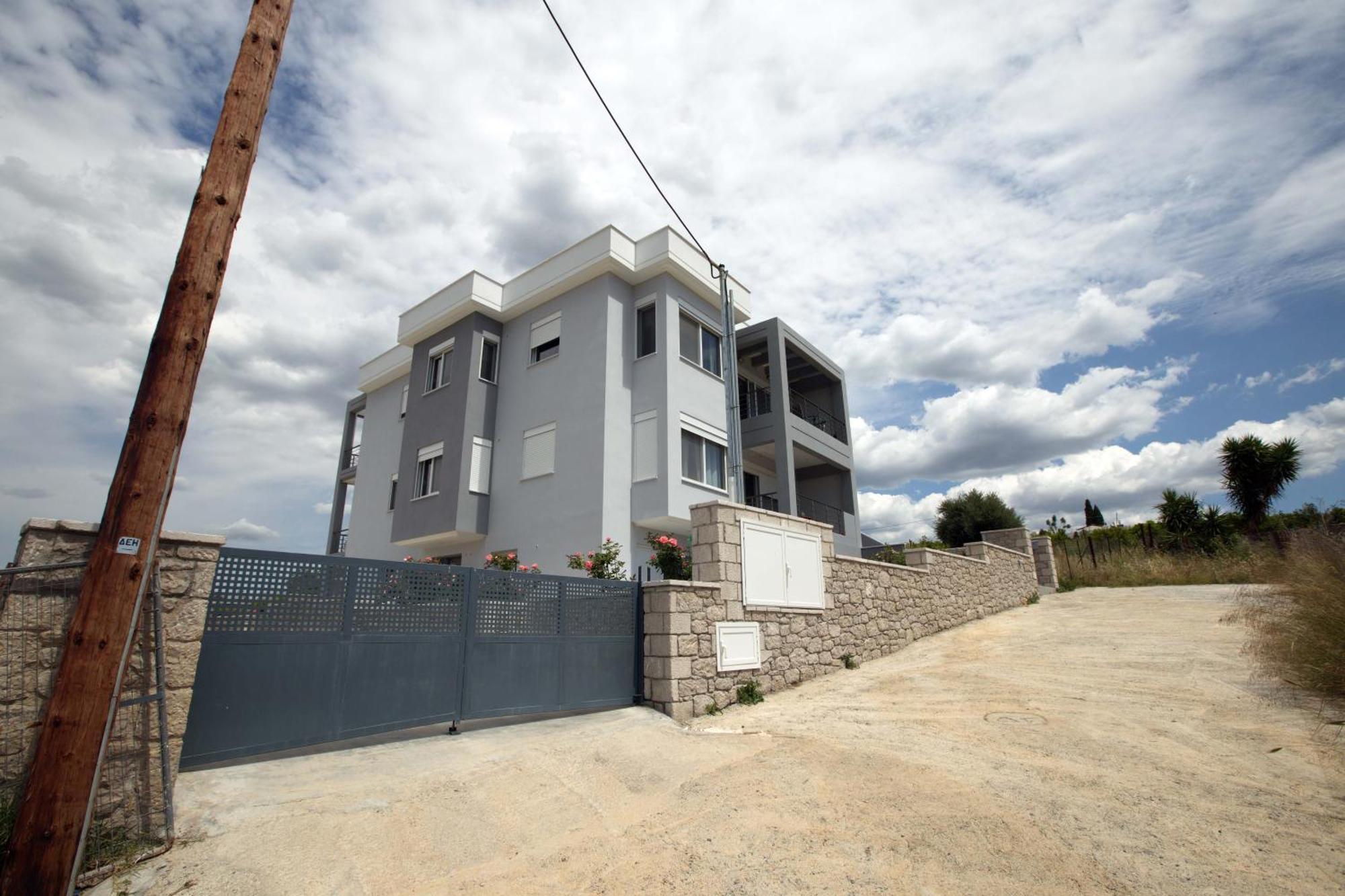 Over The Horizon 3 Bedroom Apartment นาฟปลิโอ ภายนอก รูปภาพ