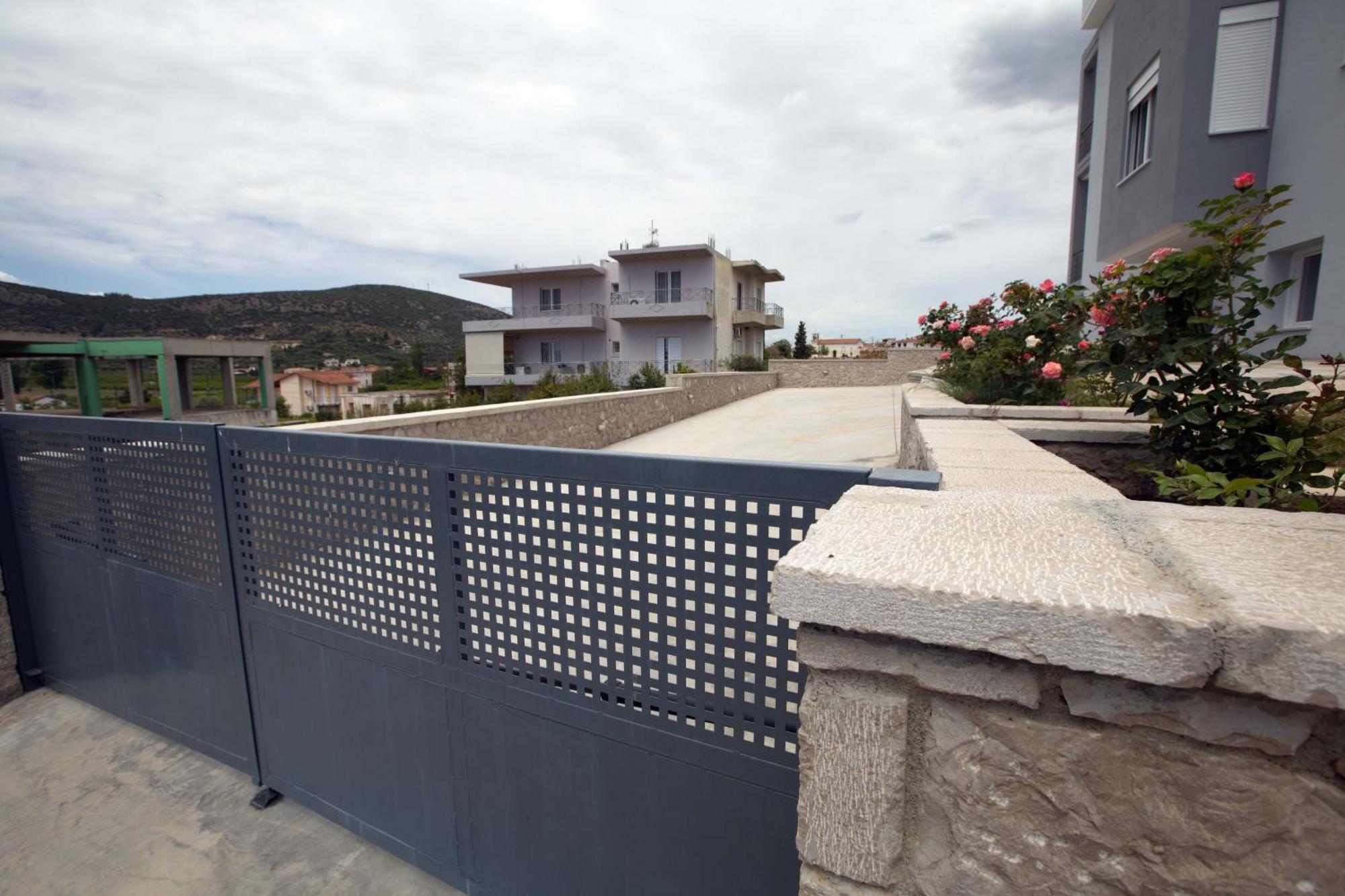 Over The Horizon 3 Bedroom Apartment นาฟปลิโอ ภายนอก รูปภาพ