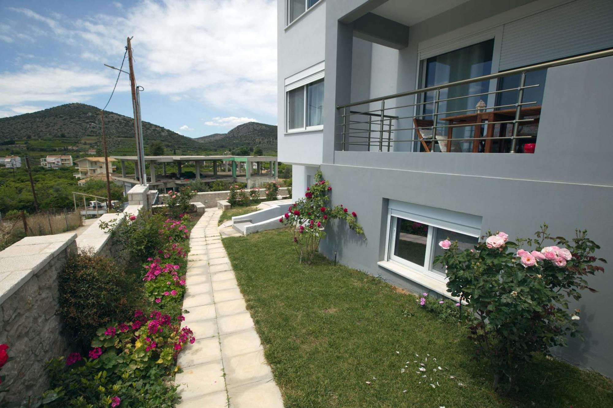 Over The Horizon 3 Bedroom Apartment นาฟปลิโอ ภายนอก รูปภาพ